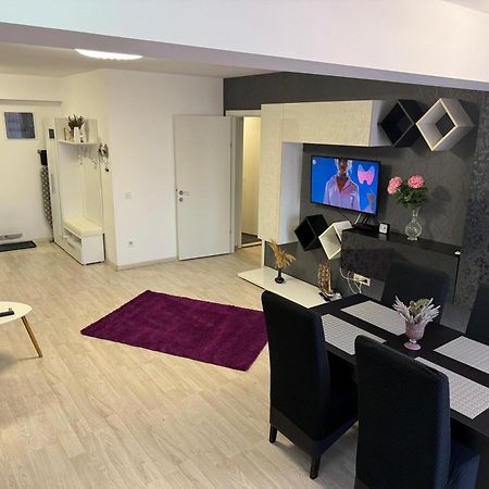 Airport Apartment 70 Squared Meters Otopeni Exteriör bild
