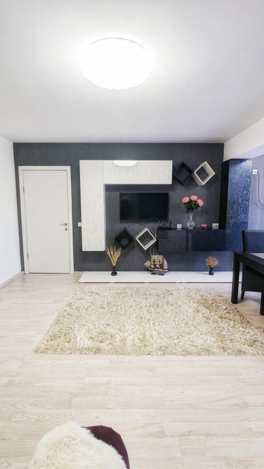 Airport Apartment 70 Squared Meters Otopeni Exteriör bild
